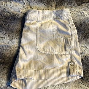 Sz 4 LOFT tan and white seersucker  shorts